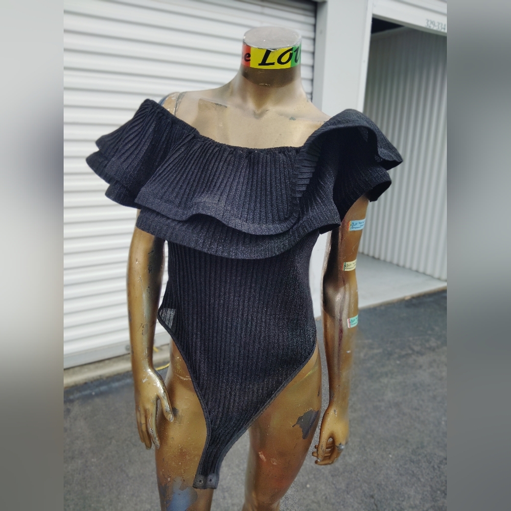 Lulumari Black Ribbed Knitwear
